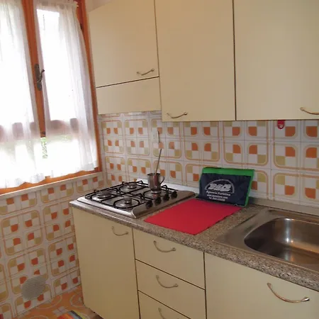 公寓 With Garden 250 Meters From The