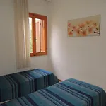 With Garden 250 Meters From The شقة