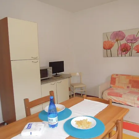아파트 With Garden 250 Meters From The *