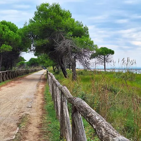 With Garden 250 Meters From The Apartament Bibione