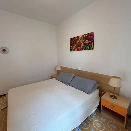Apartment With Garden 250 Meters From The